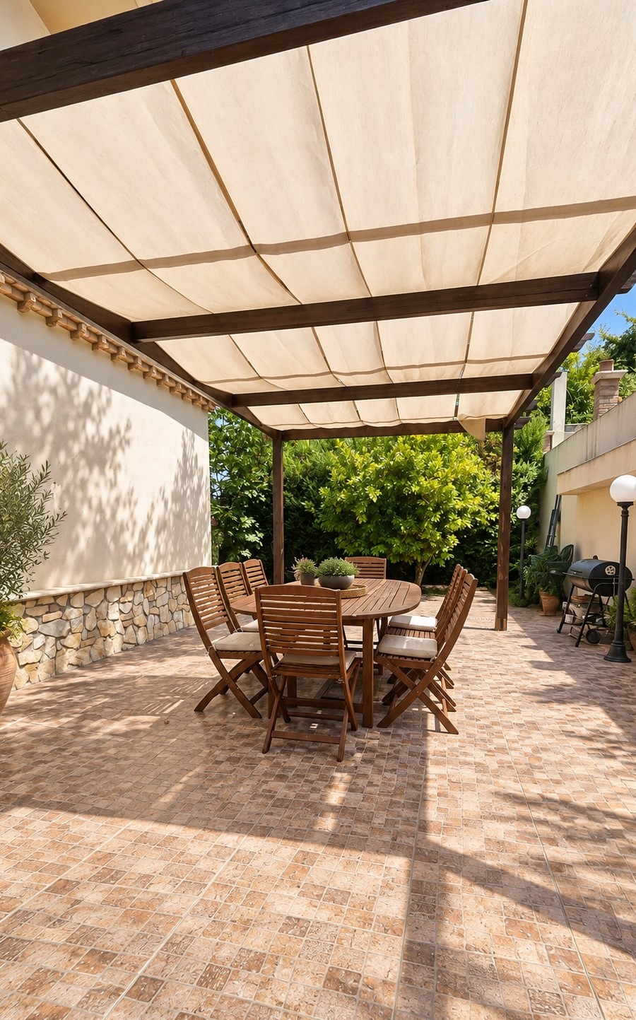 7 Patio Pranzo sotto il Pergolatook