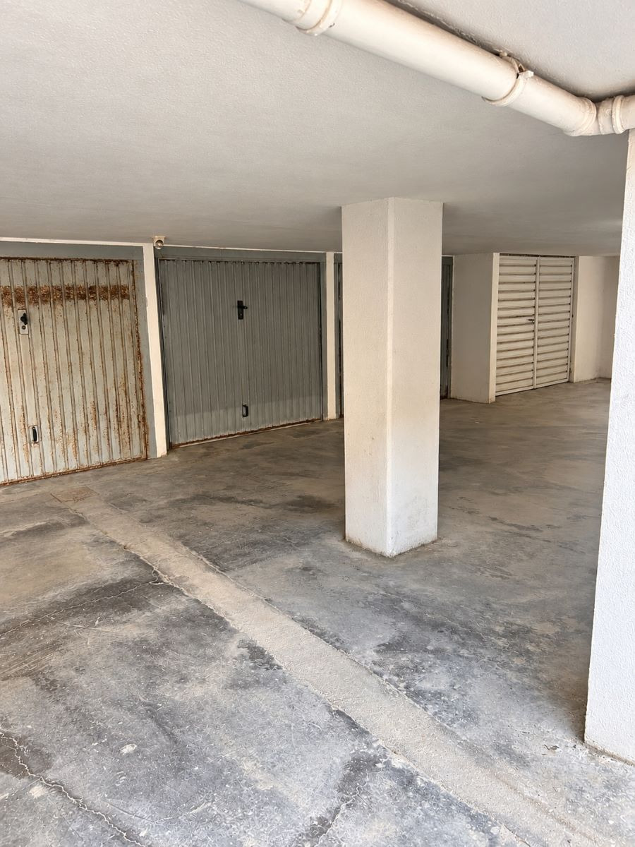 15_ Garage